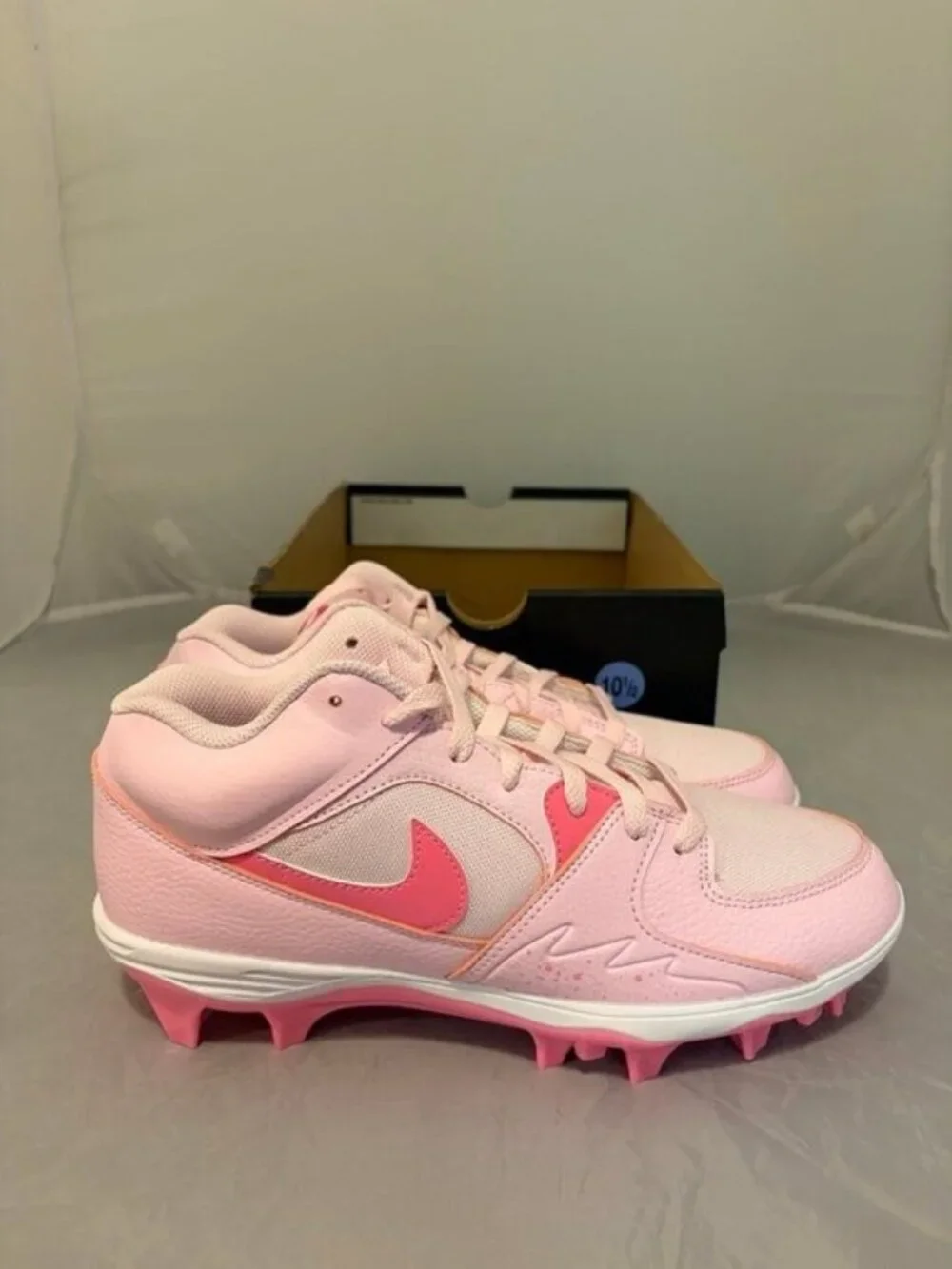 Jordan Stadium 90 low TD pink football cleats men’s size 10.5 HQ0210 600 New